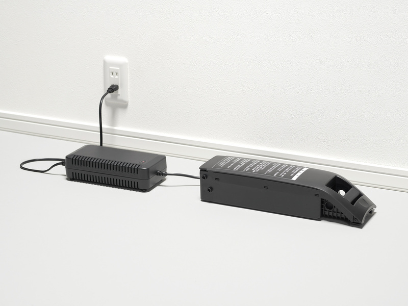 C+walk S僅需要透過110V插頭充電2.5小時即可充滿電