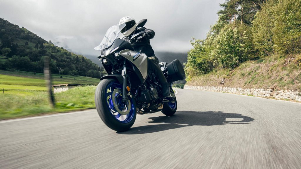 德國象牌Metzeler最近推出了新一代的Roadtec 02