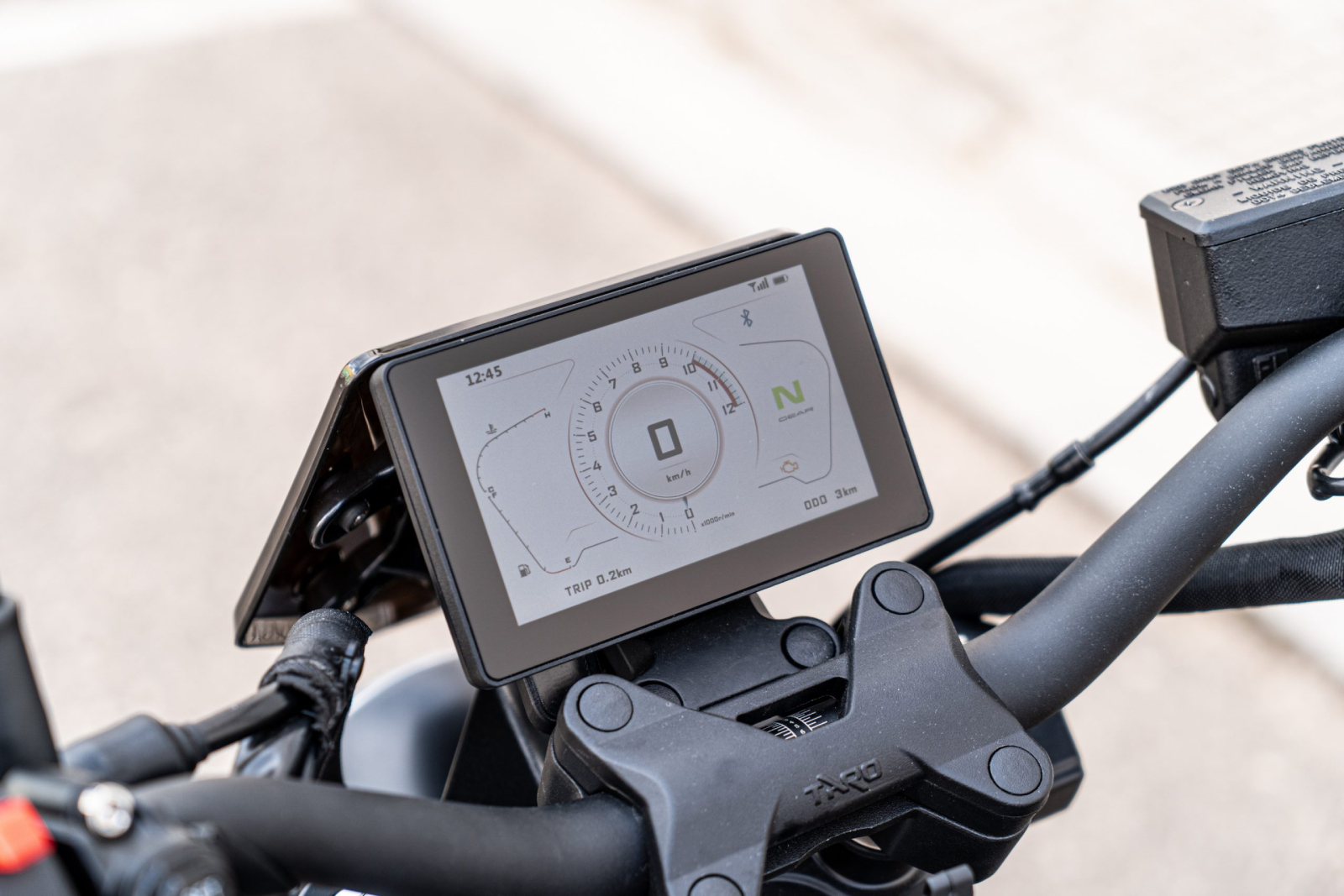 超有科技感的5吋TFT全彩液晶儀表，讓我對其印象大為加分