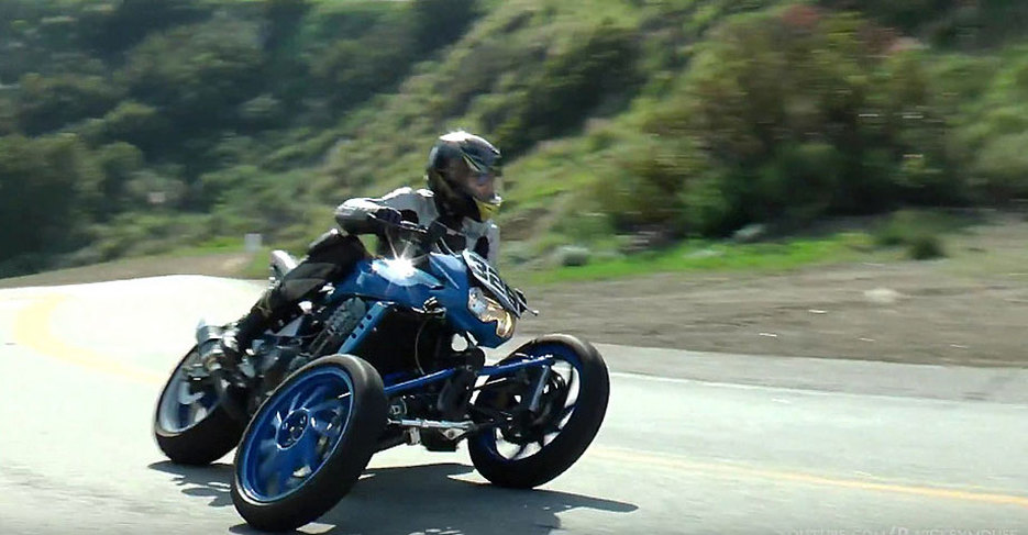 KAWASAKI Z1000三輪版不僅戰力十足,還擁有優異的前輪的穩定性