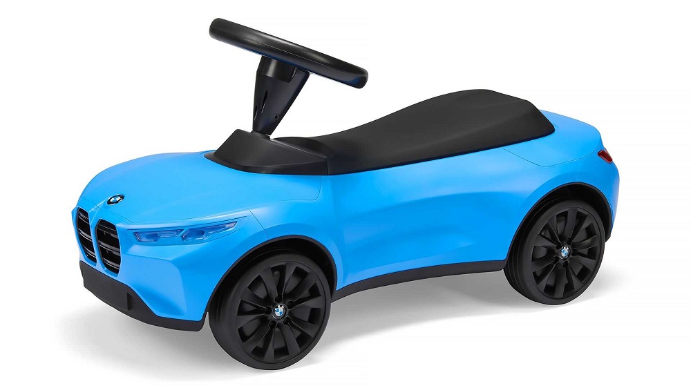 整輛車並沒有電動馬達或踏板設計,動力全由腿力產生或是斜坡滑下去的動力產生