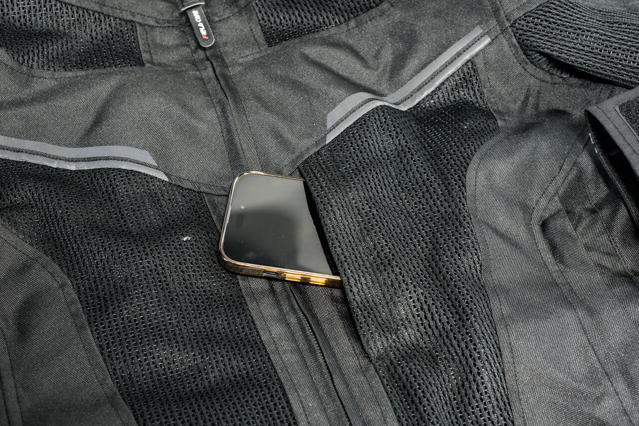 收納口袋夠多,但深度可以再加強