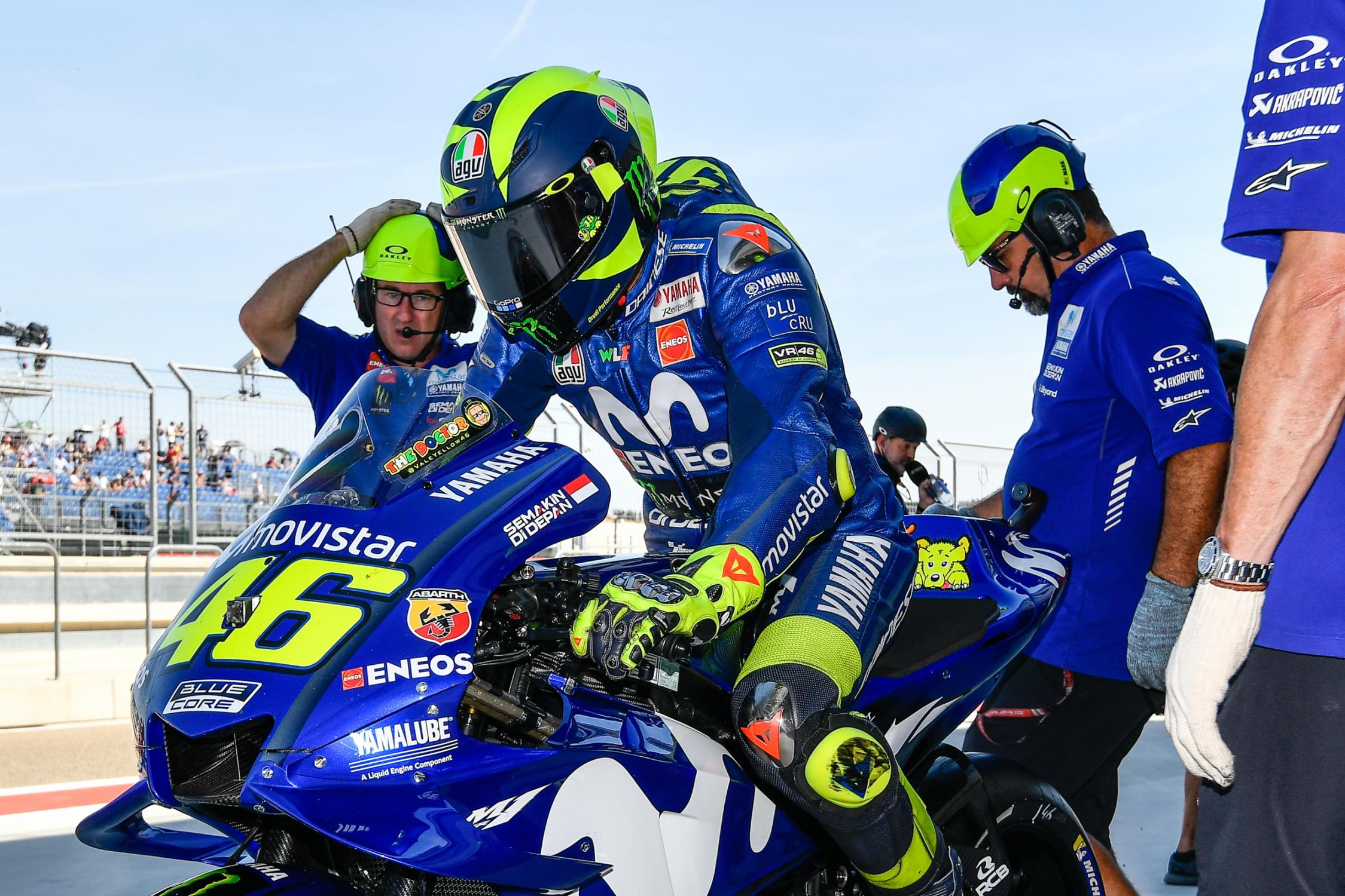 一開始Rossi與Vinales都認為是電控出了問題。