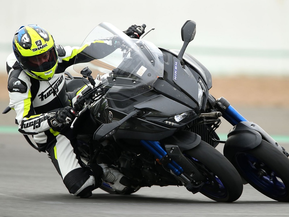 因為配備增加導致三輪機車的車重變重不少,Kawasaki打算減輕車重讓消費者獲得更優異的操控表現