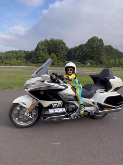 Zayn的帳號精采的日常已經超越大多玩車人的一生