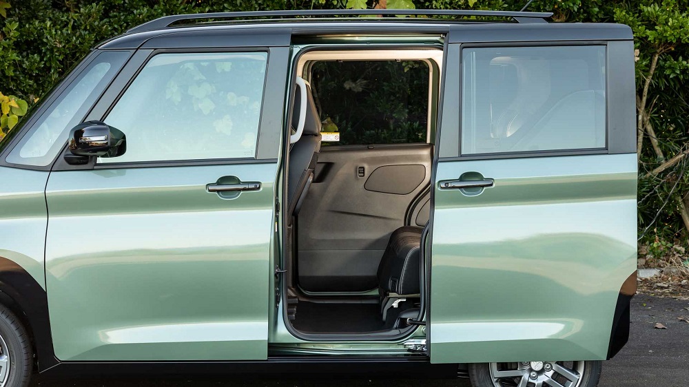 Delica Mini用上了家族大哥Delica D:5的電動側滑門設計