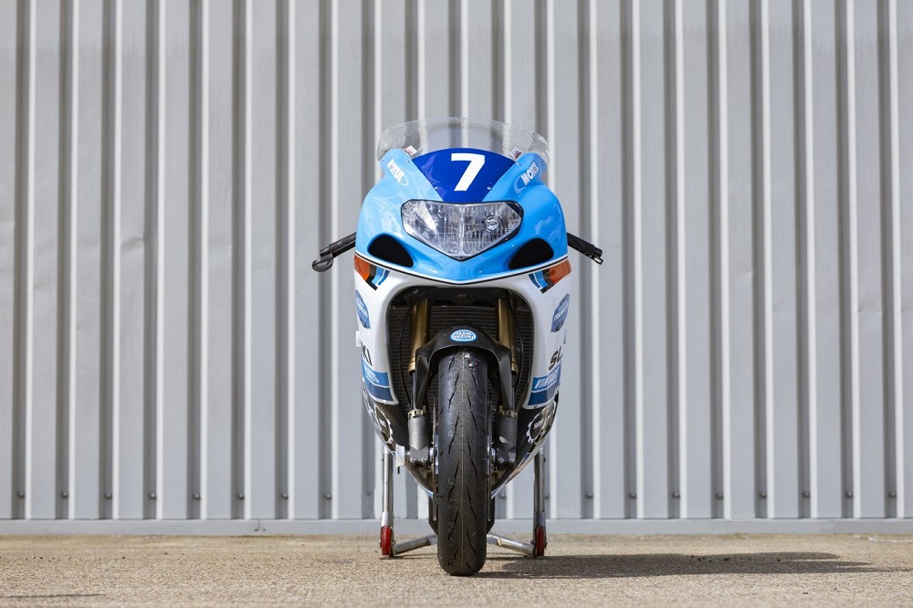 轉眼間2001年出廠的車款也被視為經典復古車，不禁讓人意識到時間的流逝有多快