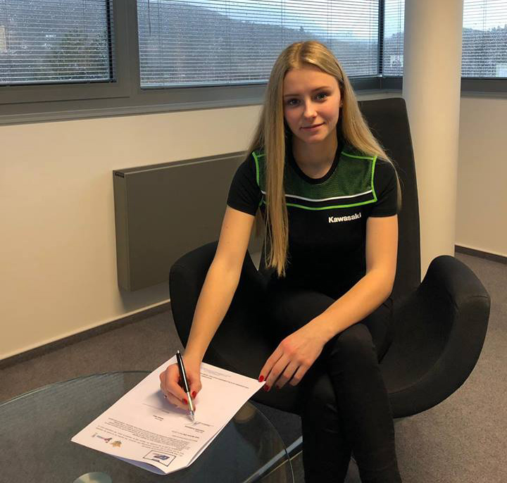 Alexandra Pelikanova將在今年加入GP Project Team,並且換乘KAWASAKI Ninja 400賽車