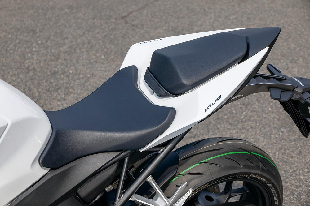 坐墊部分做得較狹窄