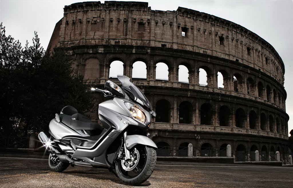 確實很難將Burgman650舒適通勤的用途，與BMW的經典形象聯想