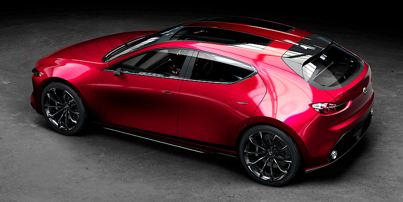 車頂採用了左右獨立的天窗,廠方表示,二代魂動在理念上更強調光與影的調和