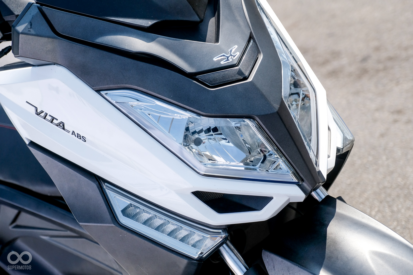 車輛外型雖略顯樸實,但頭燈導入導光條與LED方向燈