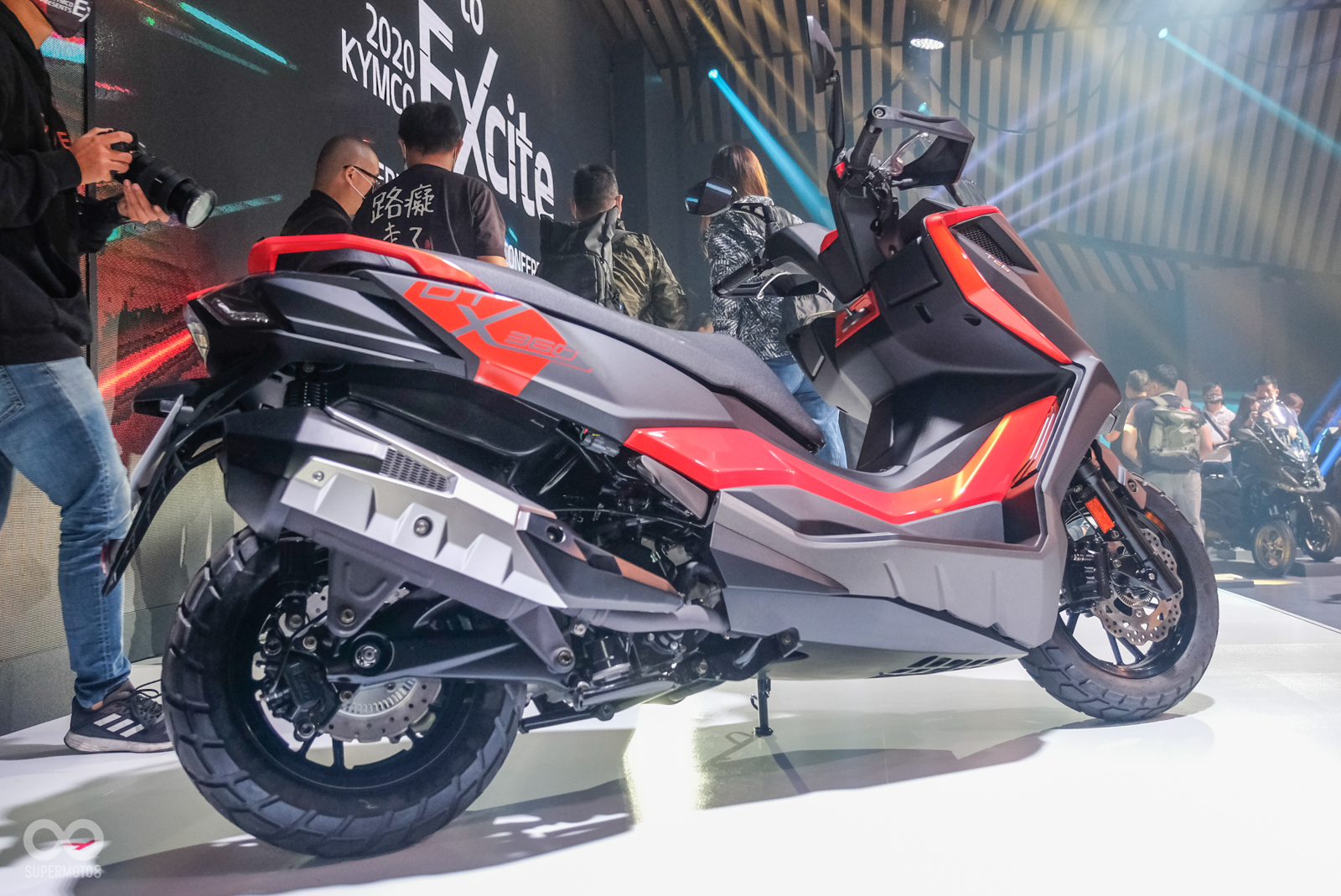 前14後13的輪胎尺寸，可能還是無法應付過於艱難的越野路段