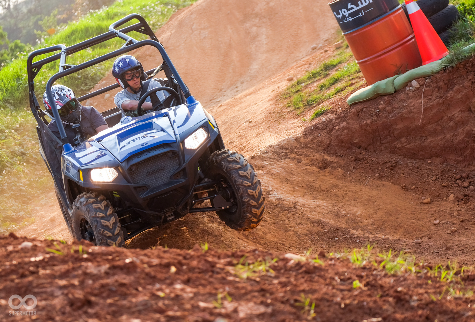 RZR 570輕巧的車身配上靈活、好上手的特性，在越野場地內開起來非常有樂趣