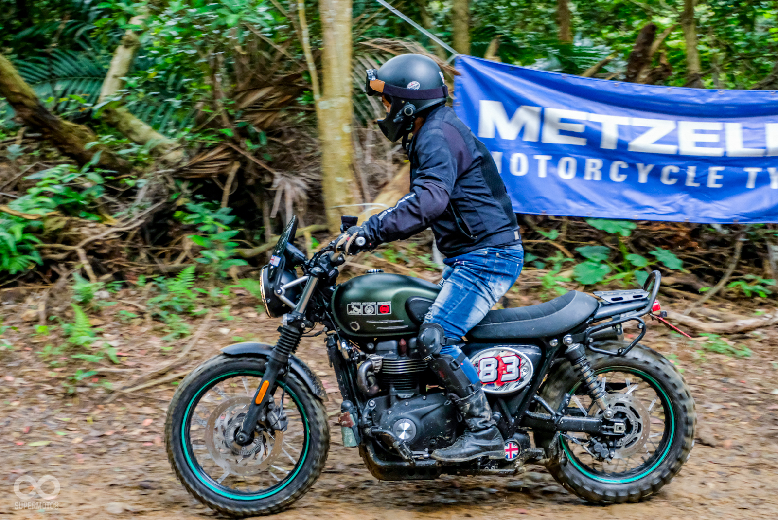 訓練課程結束後，教練們也帶著學員進入安排好的林道探索