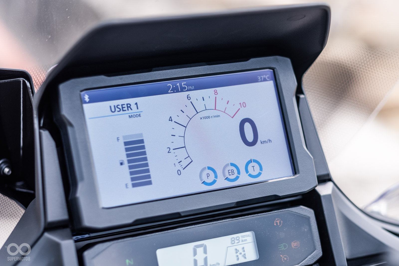 6.5寸TFT儀表具有手機連線功能,資訊辨識也相當清晰