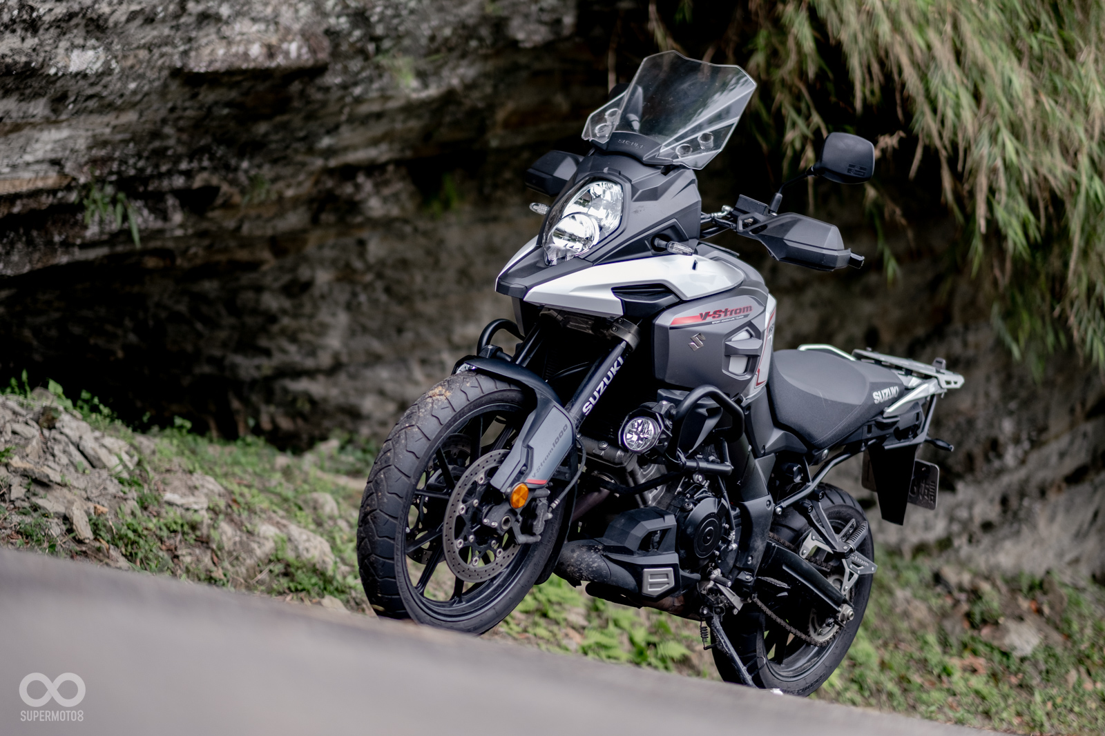 面對歐系品牌車款的上下夾殺，日系車款如SUZUKI V-Storm 1000在今年又會有怎麼樣的應對呢？就讓我們期待一下米蘭車展上，SUZUKI會不會正式發表全新的多功能車款吧！