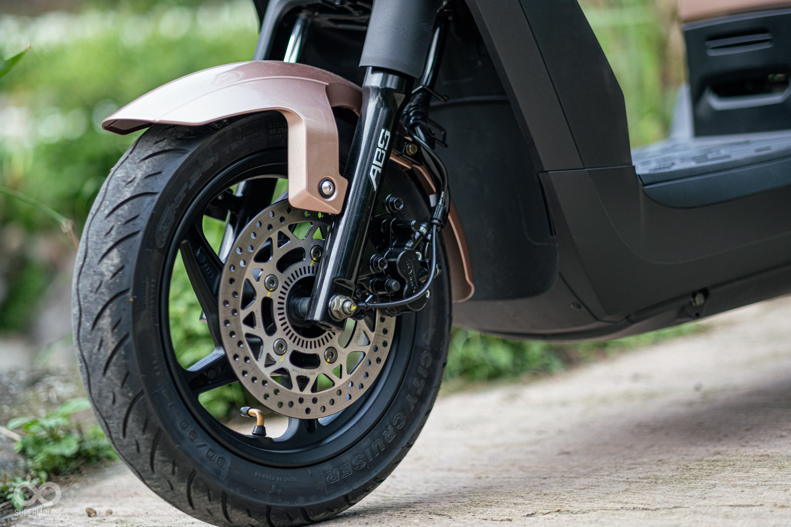 226mm碟煞，還配有ABS系統