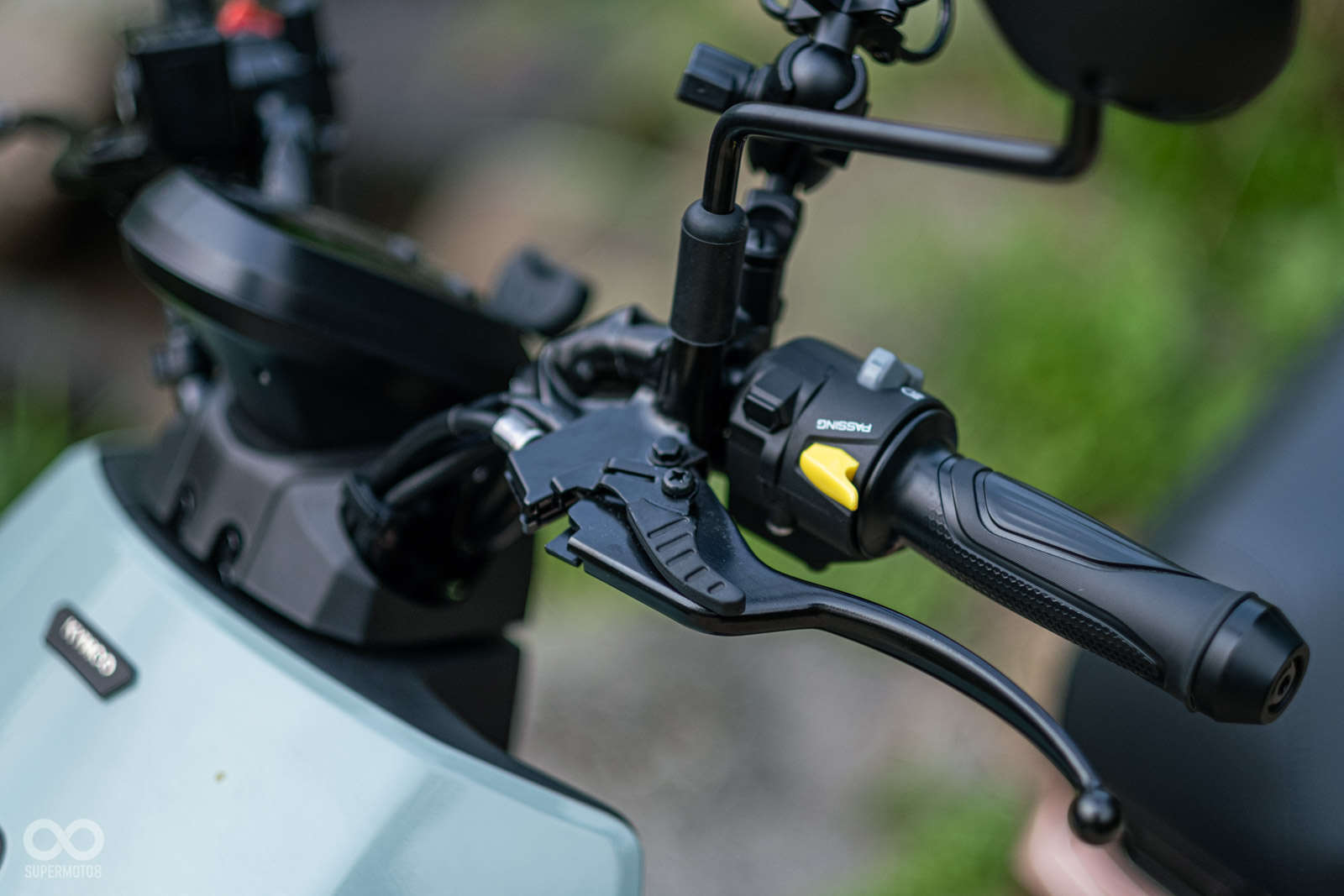 後煞車上有手煞車功能