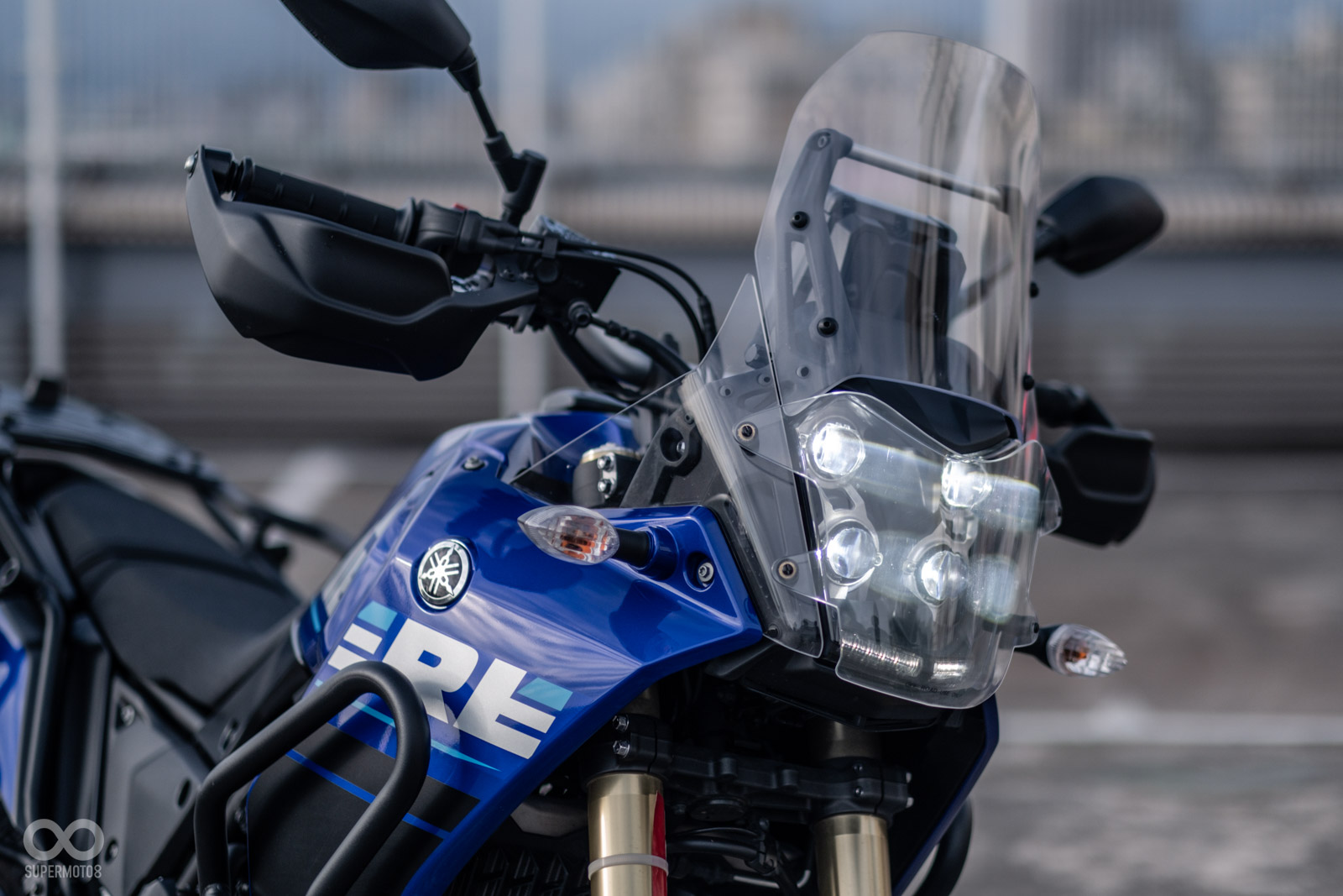 承襲概念車時期的四眼大燈車頭設計，視覺上獨樹一格