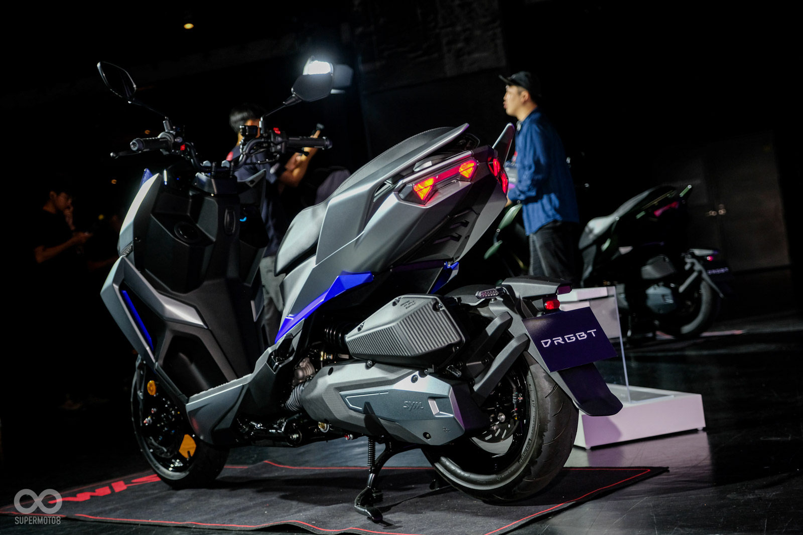 車尾燈採用矩陣式排列