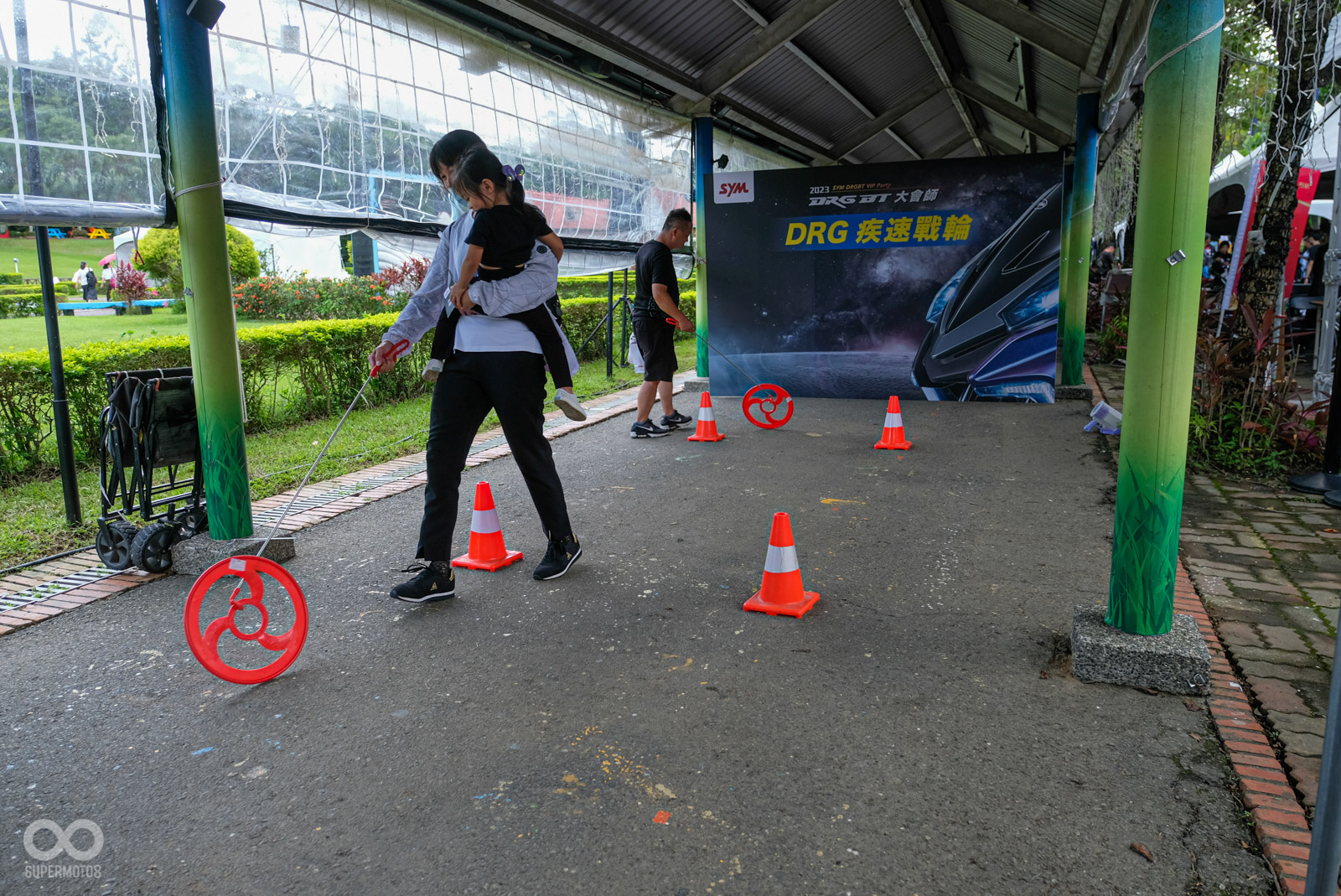 活動現場也準備趣味競賽讓車友挑戰闖關