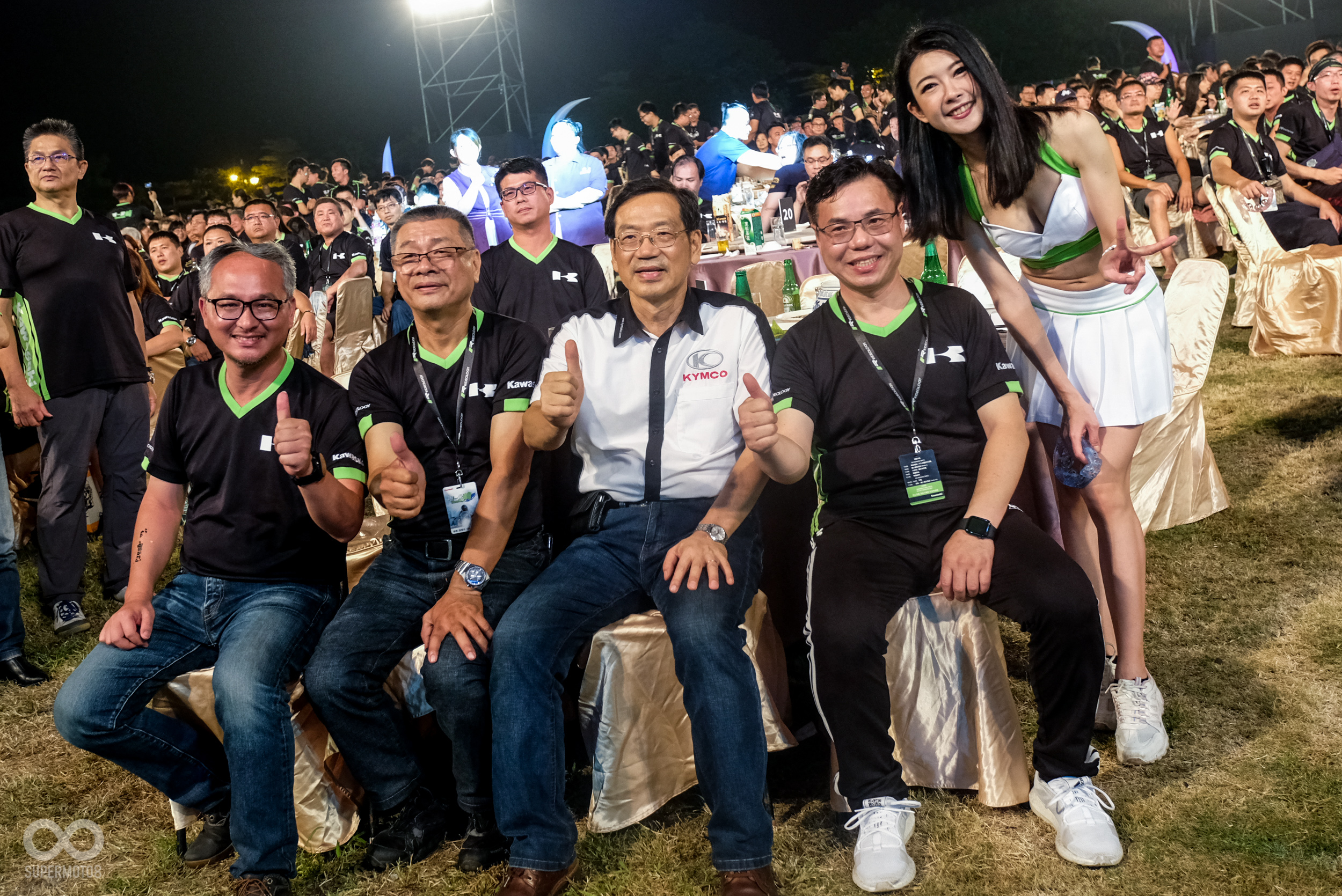 台灣川崎長官們與KYMCO執行長柯俊斌也與車友們一同享用晚餐、參與晚會活動