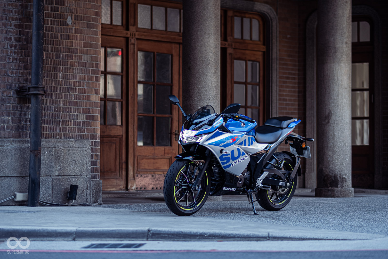 在有著台版威尼斯之稱的基隆正濱漁港旁的日式老宅建築