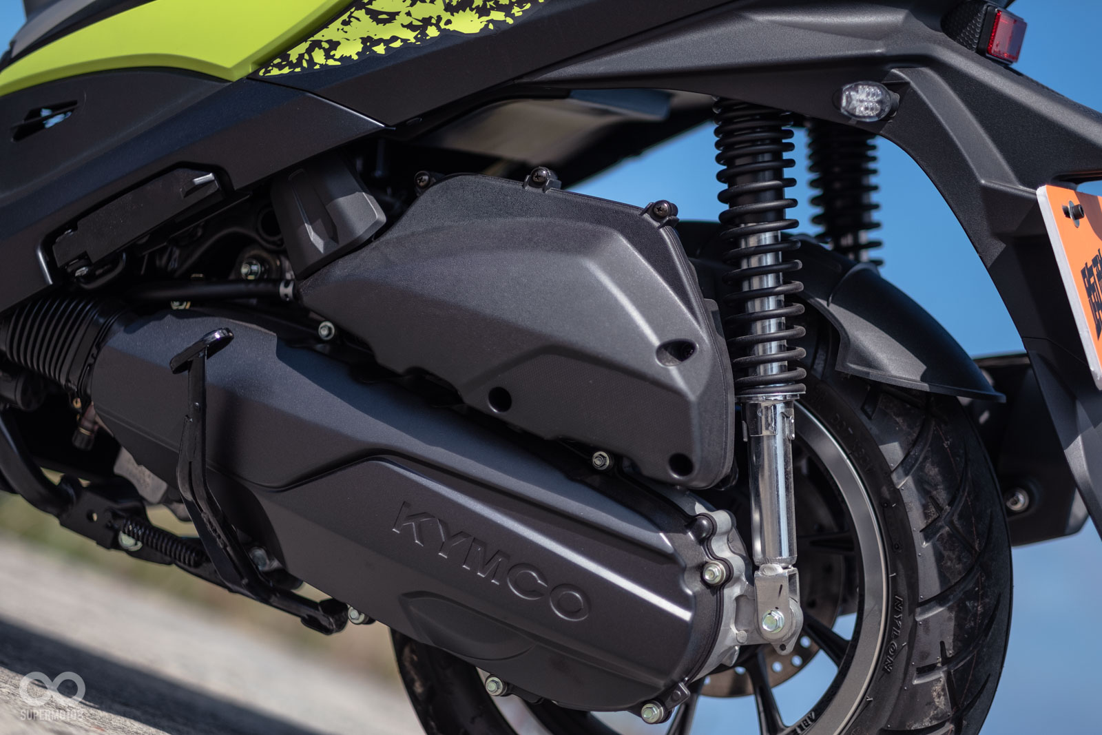 後雙槍避震預載可調