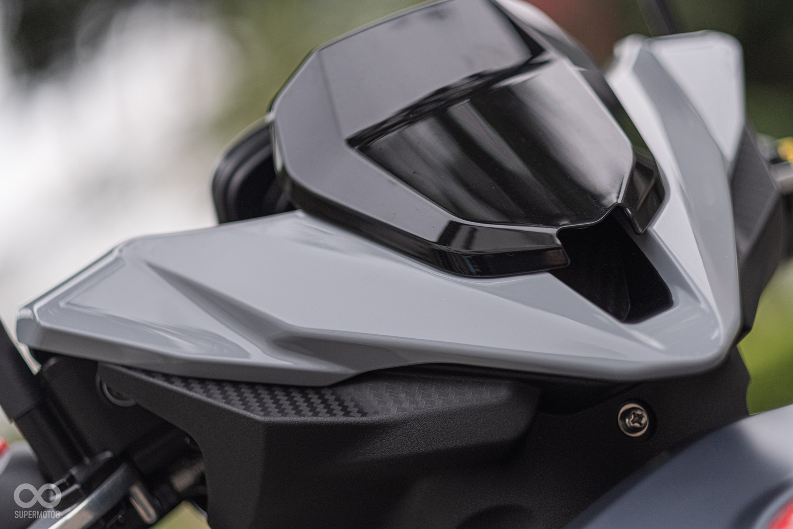 尖銳的龍頭外蓋