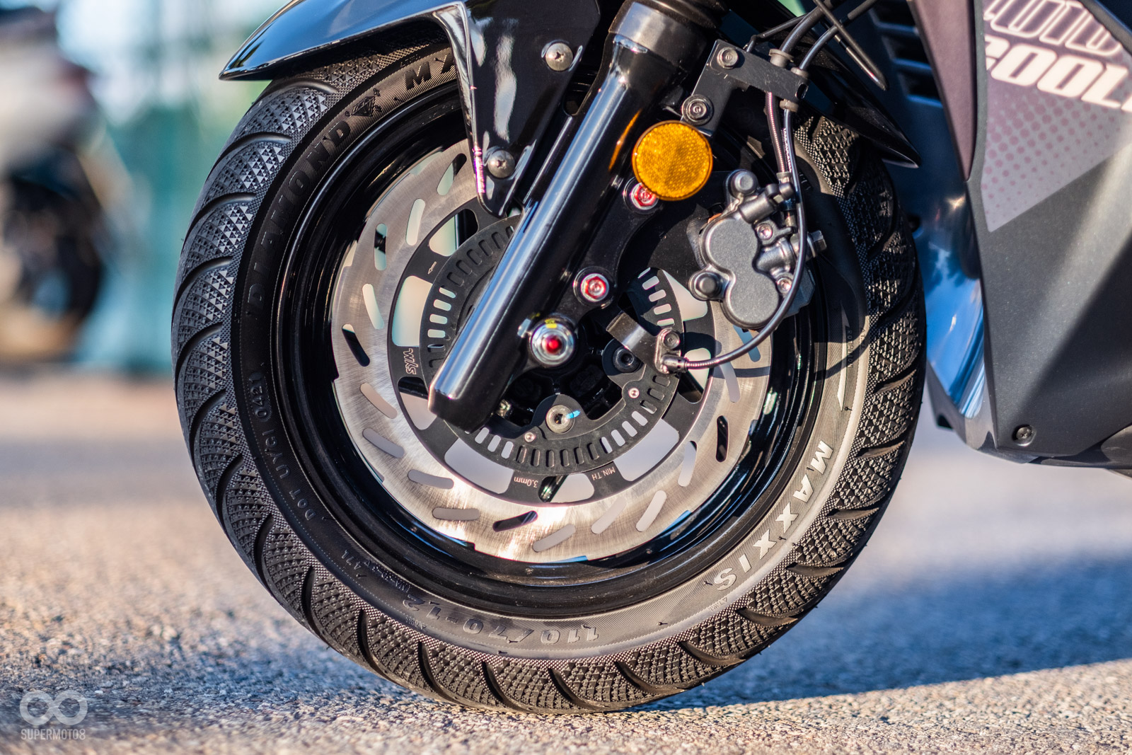 前碟盤升級260mm,煞車維持單二卡鉗