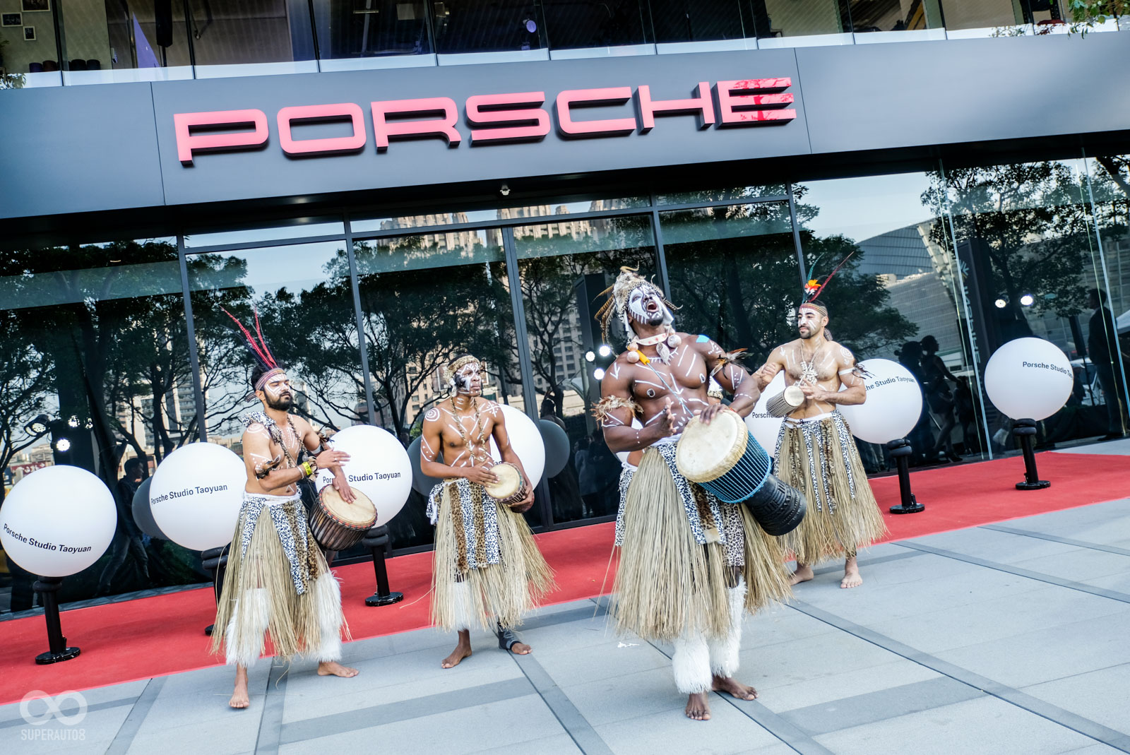 開幕活動有熱鬧的歌舞表演