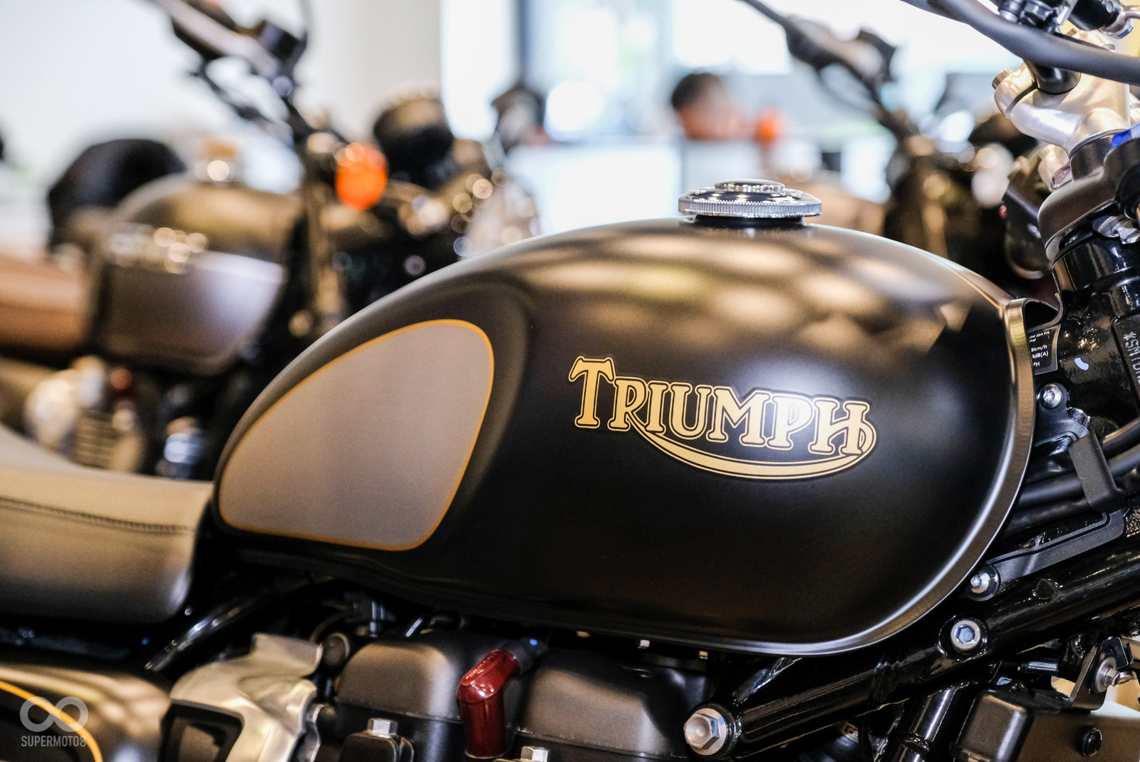 限量車款可不是換個烤漆,TRIUMPH還幫你加上手工塗裝