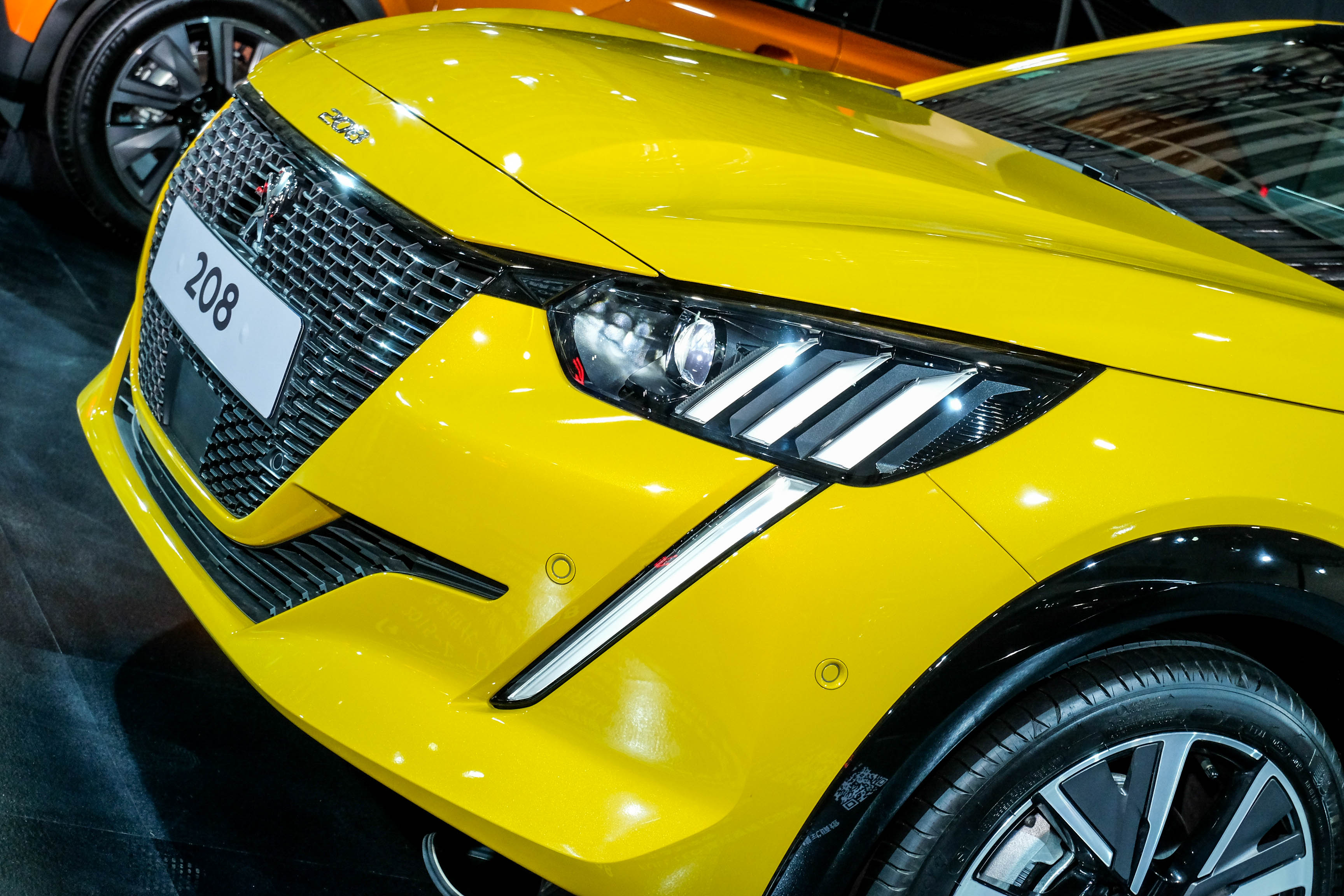 刀疤設計的LED日行燈相當搶眼