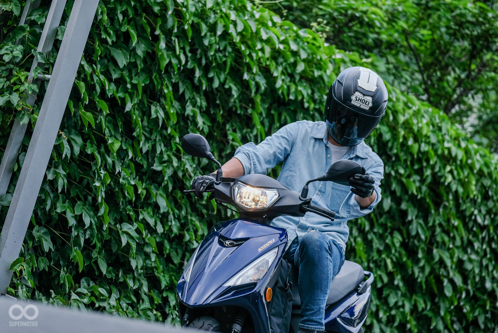 大地名流採用全新的雙色塗裝設計,替枯燥的國民車增添不少視覺上的新鮮感