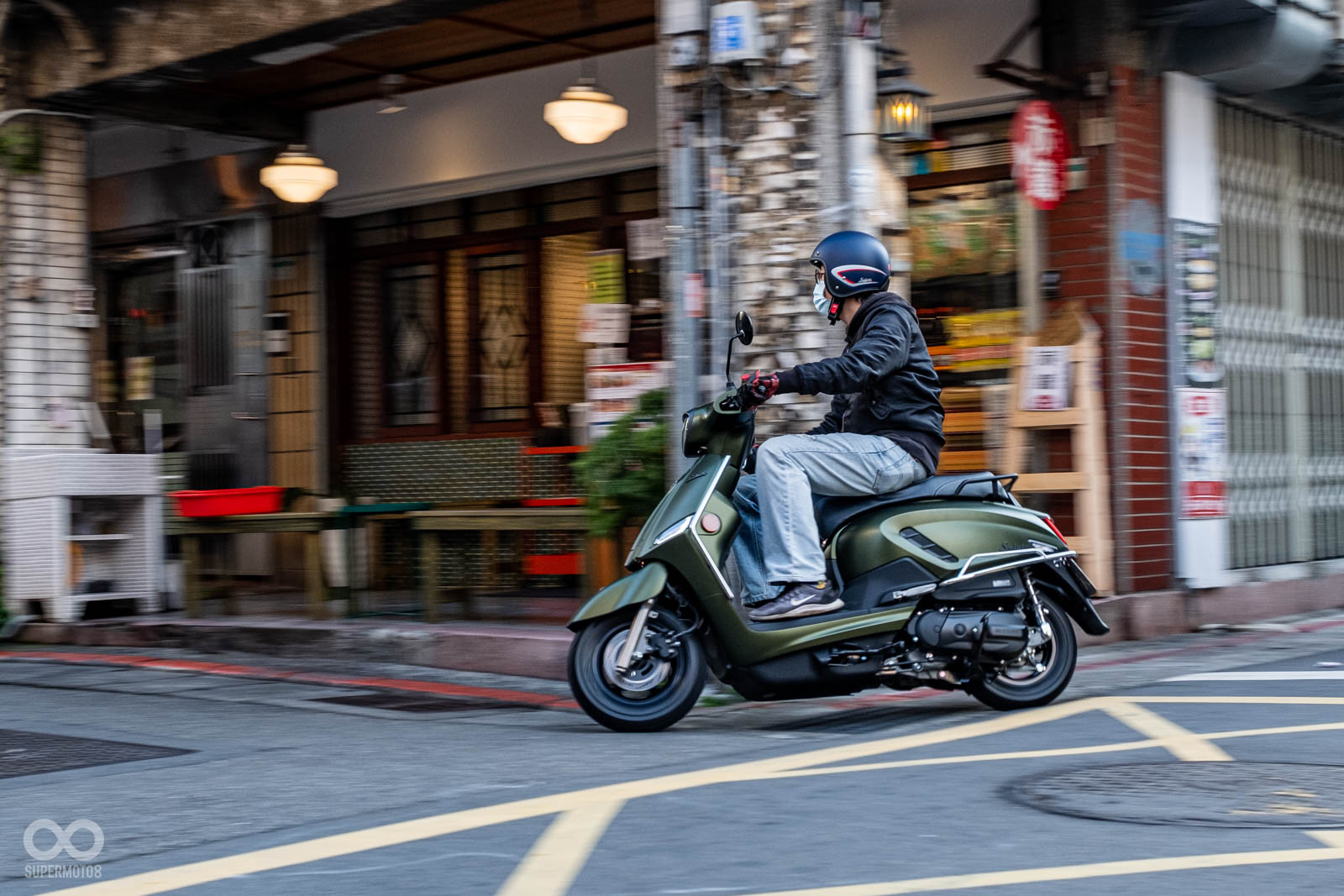 騎乘相處下似乎不知不覺融入了Saluto濃濃的義式氛圍,整個人也變得慵懶起來