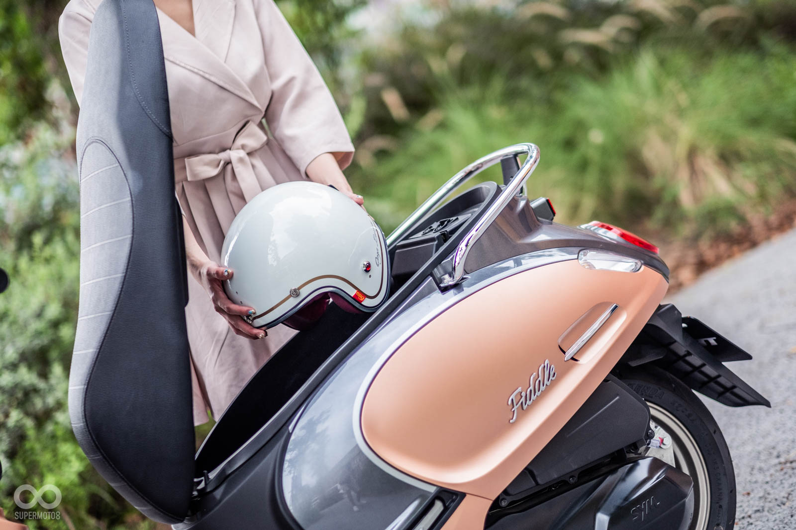 車廂可輕鬆放入3/4安全帽