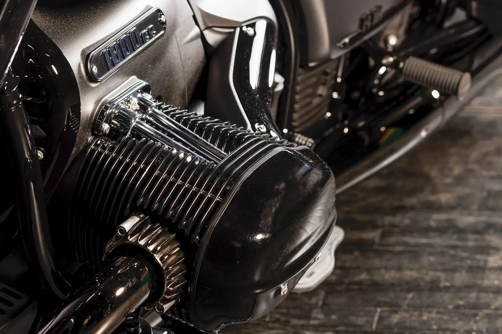 水平對臥引擎也是該車的靈魂元素之一