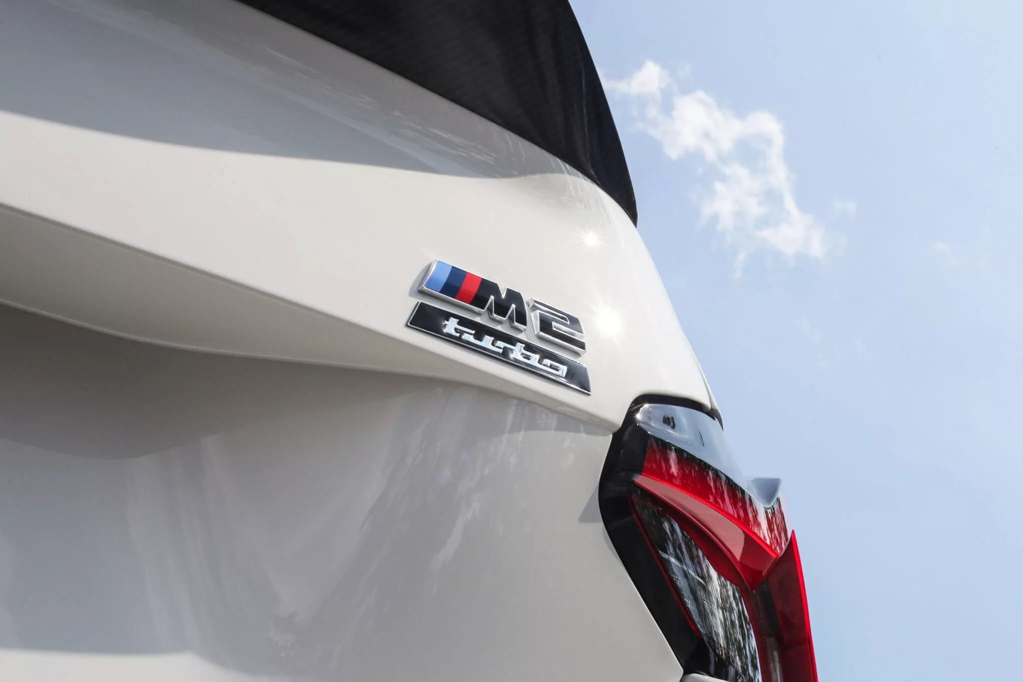 BMW M2 Turbo Design Edition登場，致敬經典2002 Turbo、純手排再現| SUPERMOTO8