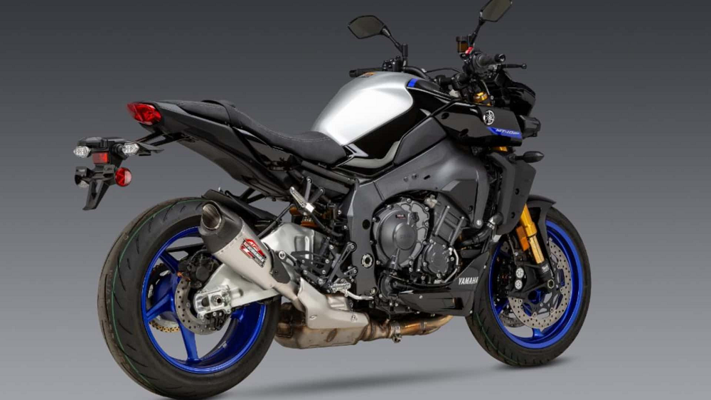 如果是MT-10的車主,可以視個人需求決定要入手哪一個版本的排氣系統