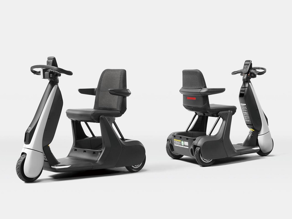 鎖定了老年人代步需求,Toyota推出C+walk S