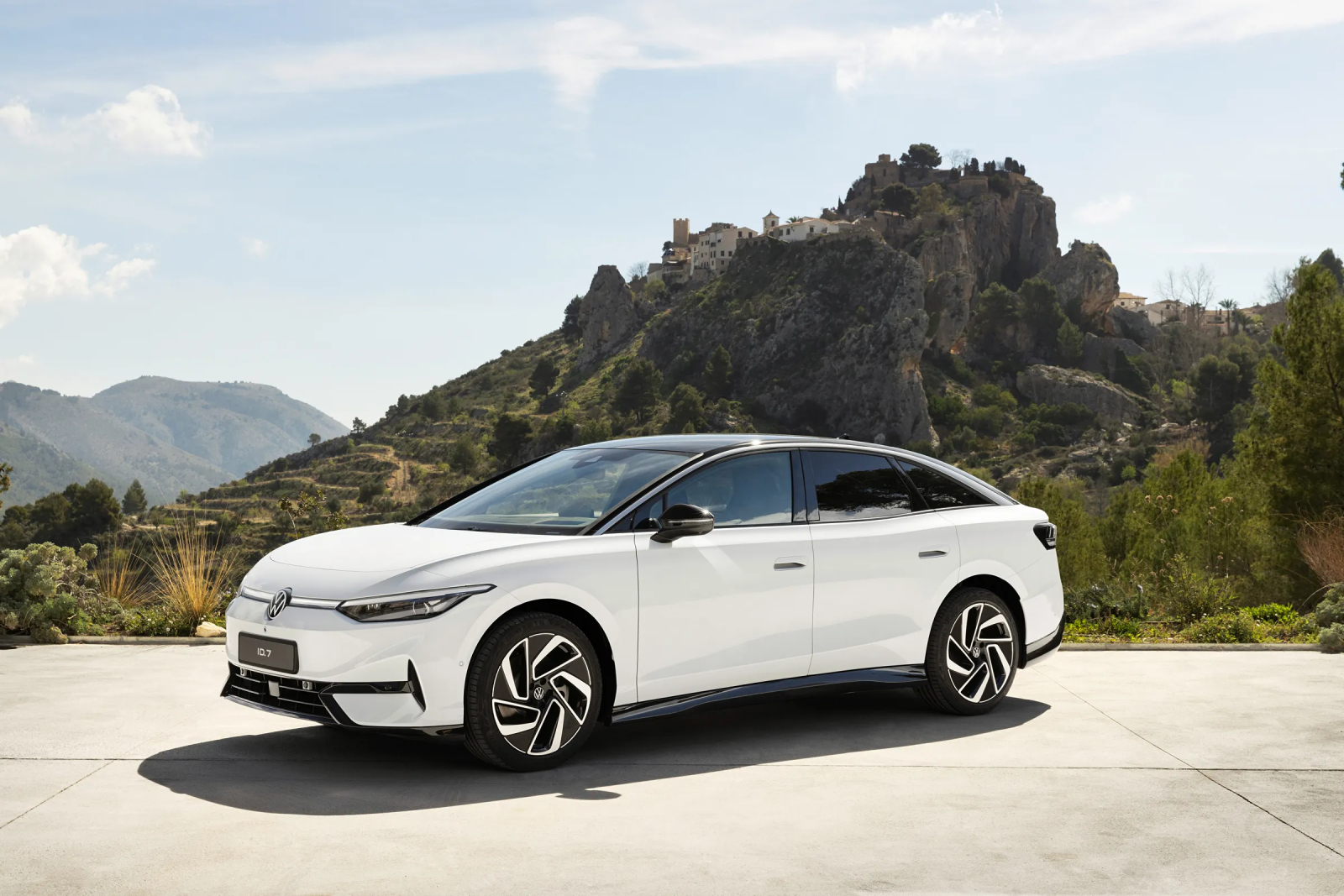 流線的外型對於電動車的續航里程有很大提升