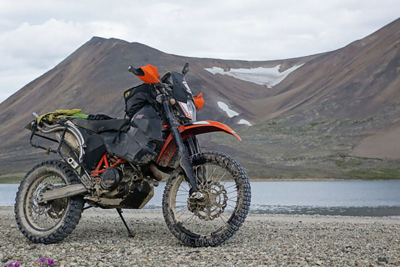 弗朗西斯的 KTM690 攝於楚科奇，遠東俄羅斯