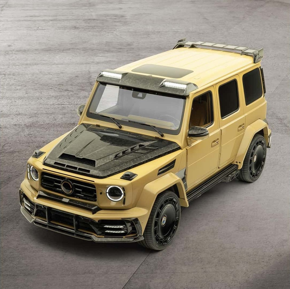 整輛車外觀採用沙色塗裝,車上不少配件採用碳纖維材質