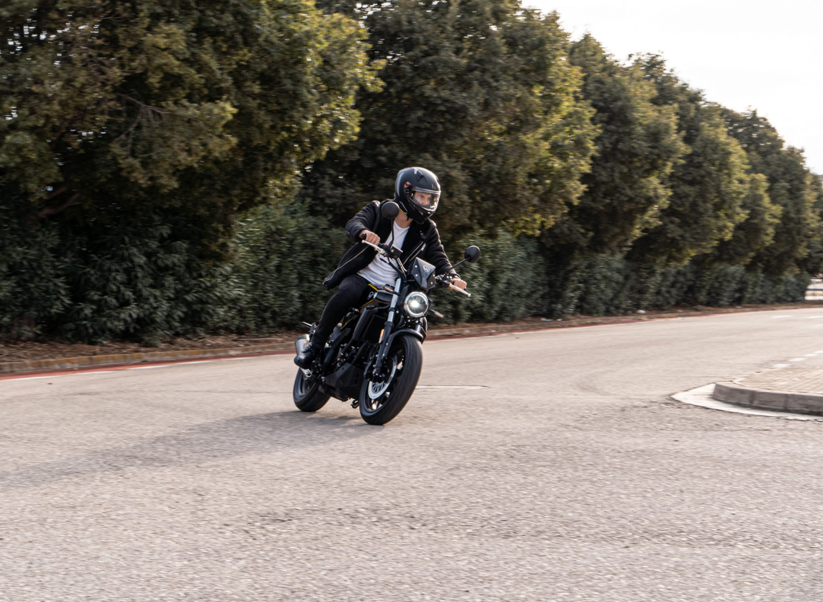 Wottan Rebbe 400第一眼帶給筆者十分親民的印象