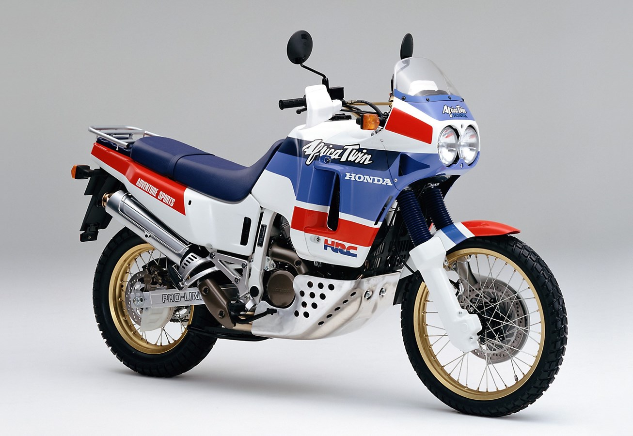 2025年式的Adventure Sport版本塗裝,參考了經典的XRV650 Africa Twin!