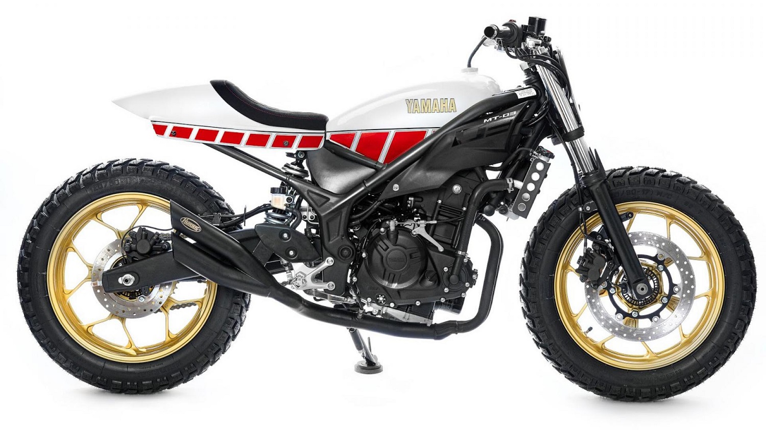 由MT-03改裝而來的泥地賽車，由德國漢諾威郊外一個名叫Kingston Customs小工坊操刀