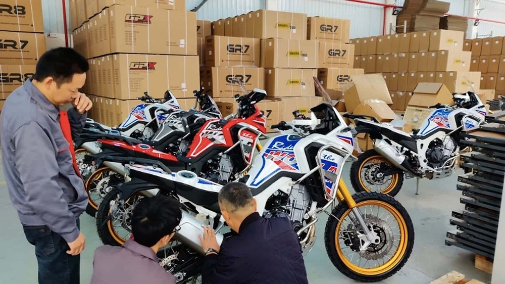 外觀採用和「Africa Twin」十分類似的設計,中國恒艦機車特地讓HJ500-8保留越野的設定