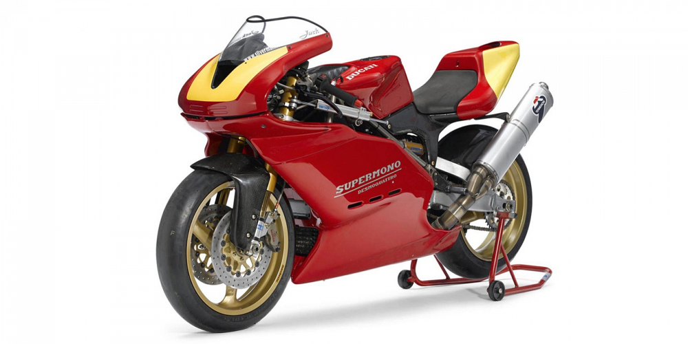 Hypermotard 698 Mono的推出,是否暗示著經典的Supermono 550也即將復出,這點相當值得期待