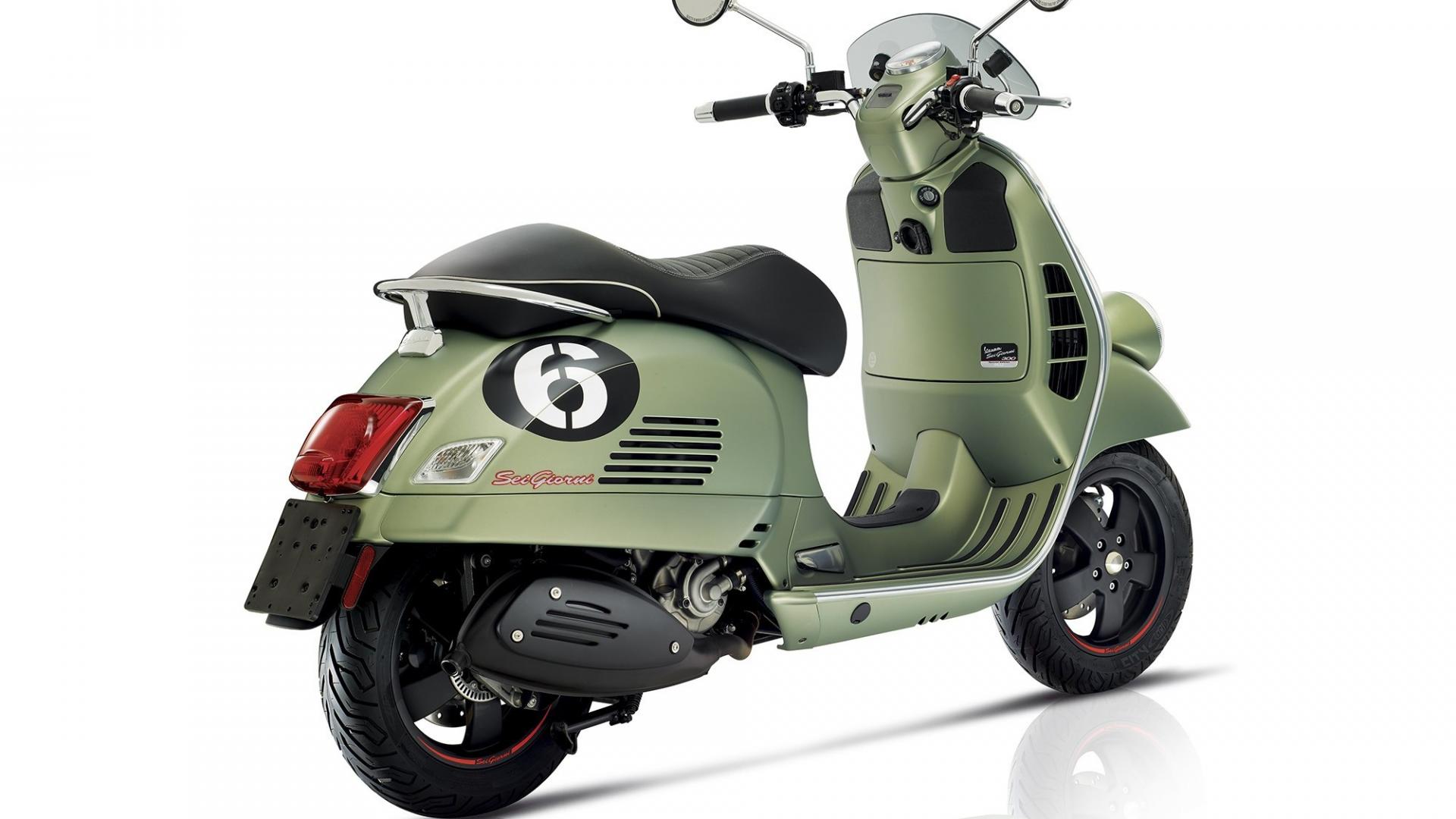 車身上的編號和消光軍綠色烤漆,都是仿照最初的比賽車而來,黑色輪框上有紅色Six Days 字樣,讓整台車跳脫出原有的設計風格